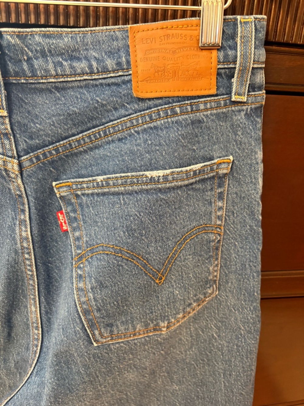 Levi's High-Rise Ribcage Straight Leg Ankle Jeans in Indigo Blue - Picture 4 of 12